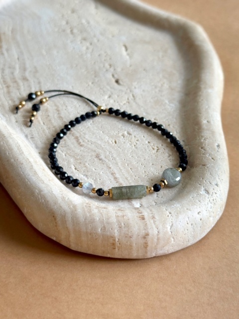 Bransoletka UWAŻNOŚĆ (spinel, labradoryt, hematyt)